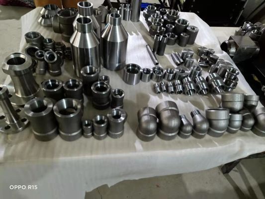 Сваренное безшовное Asme B16.11 локтя черноты штуцеров 2000lbs соединения трубы стальное